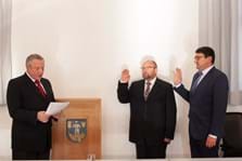 Erster Bürgermesiter Deinlein vereidigt 2. Bürgermeister Jürgen Baum und 3. Bürgermeister Ludwig Blum